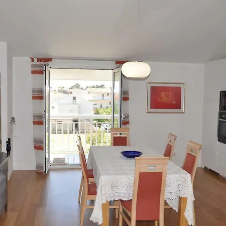 Flora شقة Kaštela