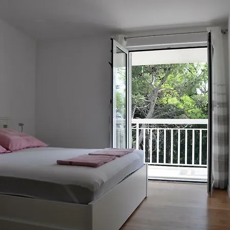 Flora شقة Kaštela