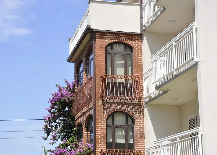 Flora Apartamento *