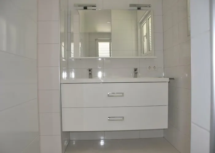 Flora Apartman Kastela